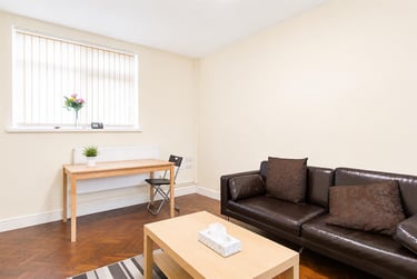 2 bed house, Newport Road, Roath, Cardiff, CF241AH - Image 2